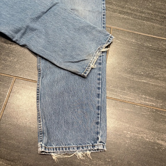 Levi Strauss 550 Mens Jeans Light Wash Distressed Hem Relaxed Fit Size 38x34 - Picture 2 of 8